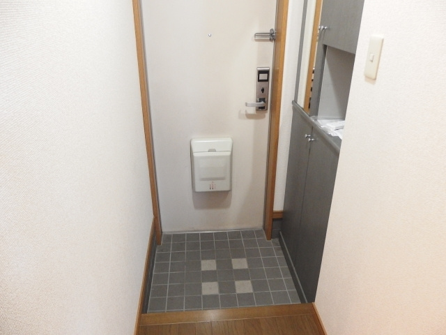 新町ハイツの玄関