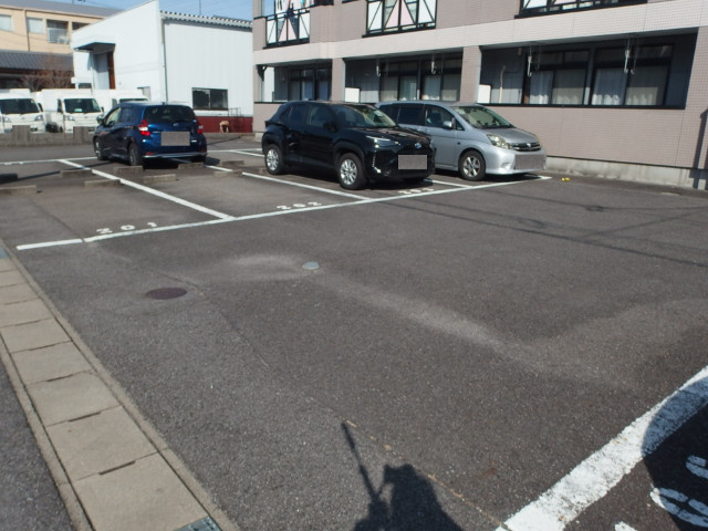 新町ハイツの駐車場