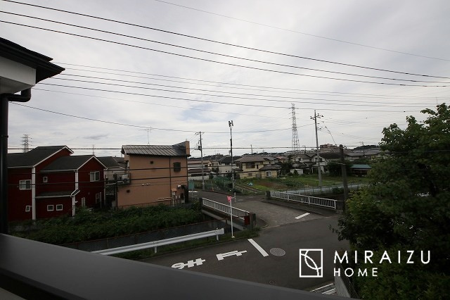 【バルコニー】 | 暮らしやすさを考えたプランで快適な現地ロケーションを実現。安らぎに満たされる、ゆとりのある日々を過ごせます♪
