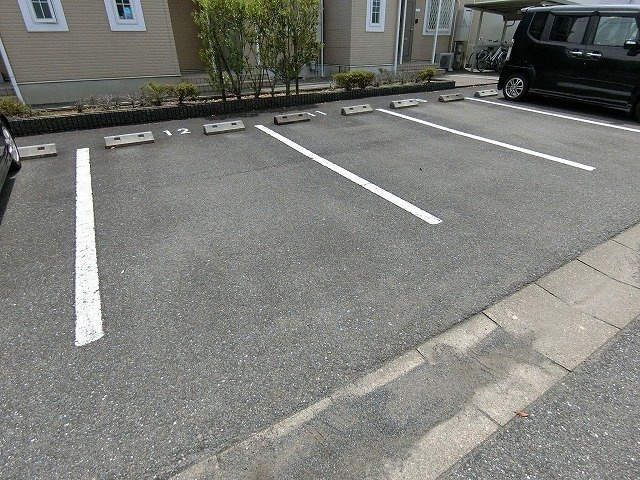 サニーヒルズ　Ａの駐車場