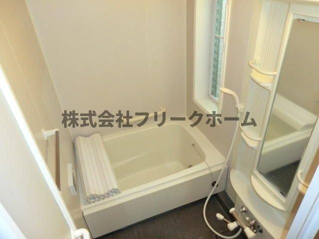 武蔵野市西久保３丁目の一戸建ての浴室