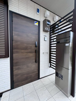 【玄関】 | Casa Hila | ※同タイプの別の部屋の写真です。