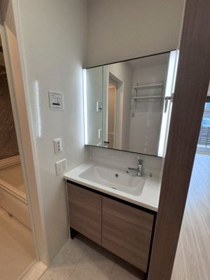 【独立洗面台】 | Casa Hila | ※同タイプの別の部屋の写真です。