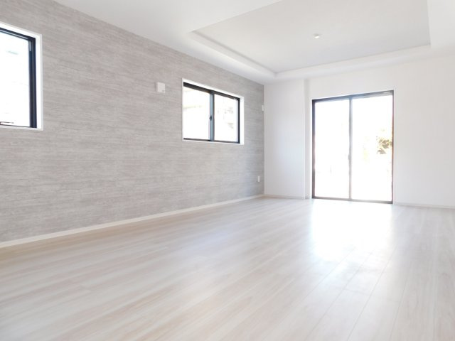 名古屋市南区元桜田町４丁目の新築一戸建の居間・リビング|◇リビング◇　　２面採光で明るいリビング１８．０帖　家族が集まる広々ＬＤＫ♪