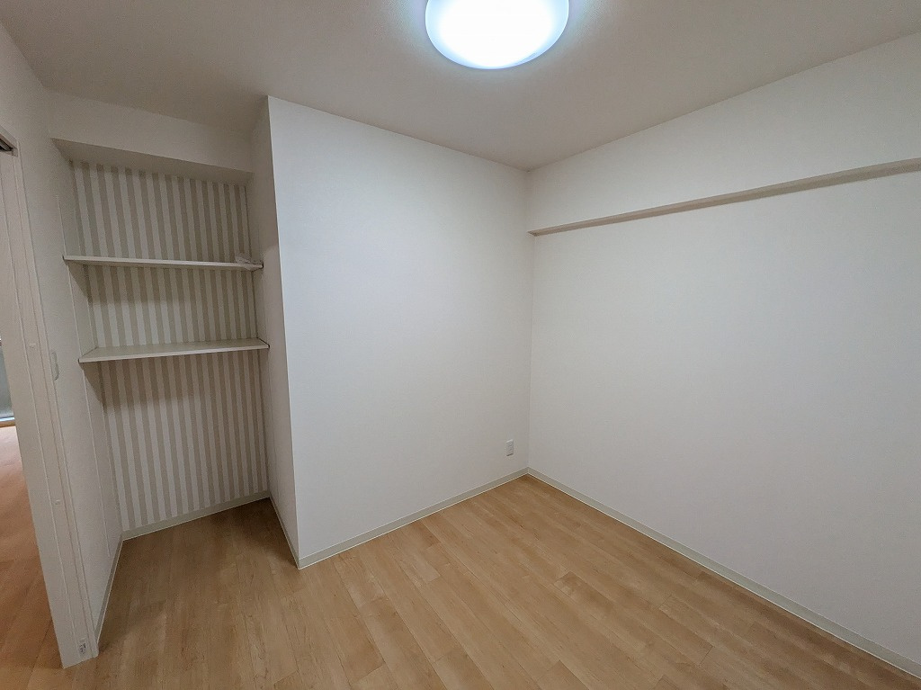 寿ゞやマンション北外山の洋室|使い勝手のいい洋室です