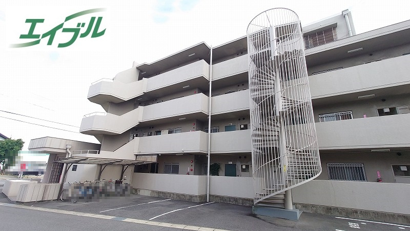 寿ゞやマンション北外山の外観|名鉄小牧線「間内」駅　徒歩８分。
小学校近く。