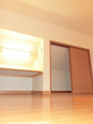 myplan中野坂上（マイプラン中野坂上）の収納|ロフトには収納スペースも！（同一仕様写真）