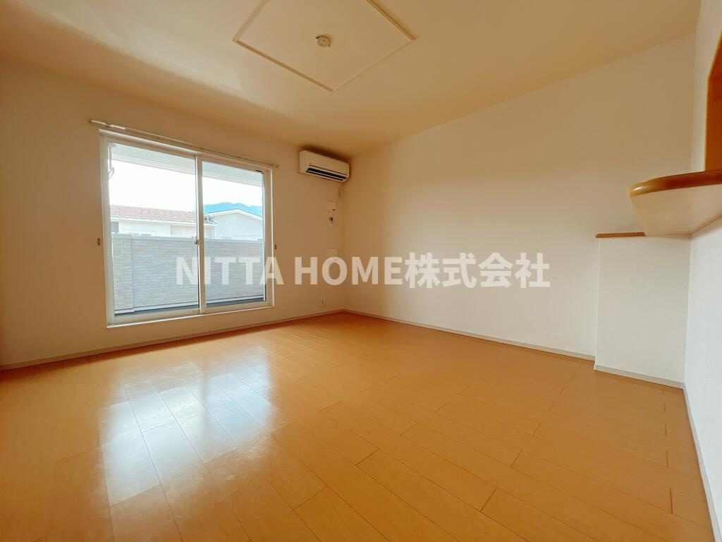 ＨｉＲｏの内装|きれいなフローリングに仕上がっています＊