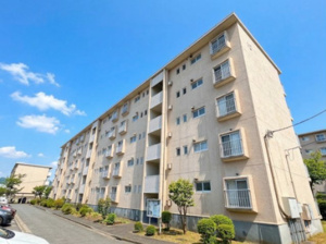 上郷⻄ケ谷団地12号棟の画像