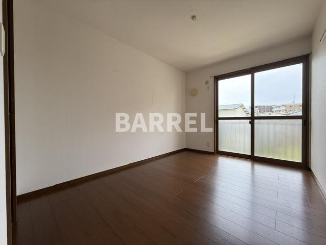 シャイアの洋室