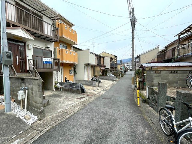 リフォーム済◆「椥辻」駅まで徒歩１０分◆駐車２台可能◆山科区東野森野町の前面道路含む現地写真|前道