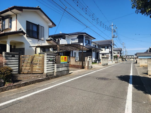 高崎市中居町2丁目売地の前面道路含む現地写真