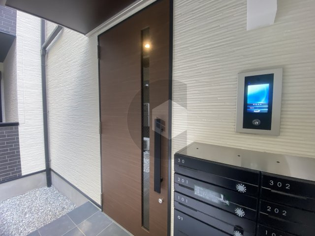 東大阪市大蓮南５丁目のハイツのエントランス