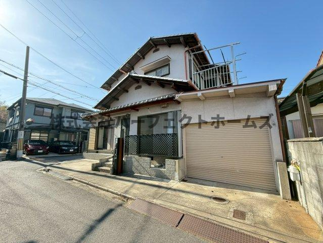 氷室台1丁目戸建　賃貸の駐車場|駐車場があります