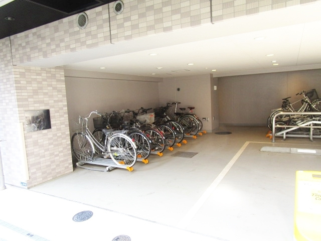 テラス王子のその他共用部分|駐輪場です☆