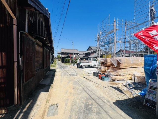 東浦町石浜青木60番1の一部『仲介手数料無料』新築戸建ての前面道路含む現地写真