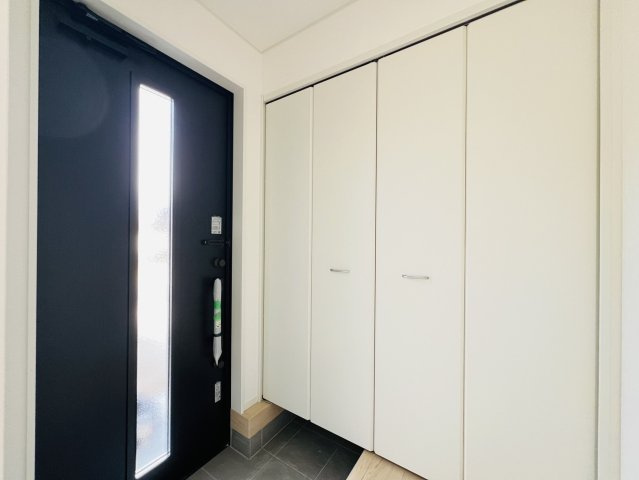 東浦町石浜青木60番1の一部『仲介手数料無料』新築一戸建て・建売の玄関