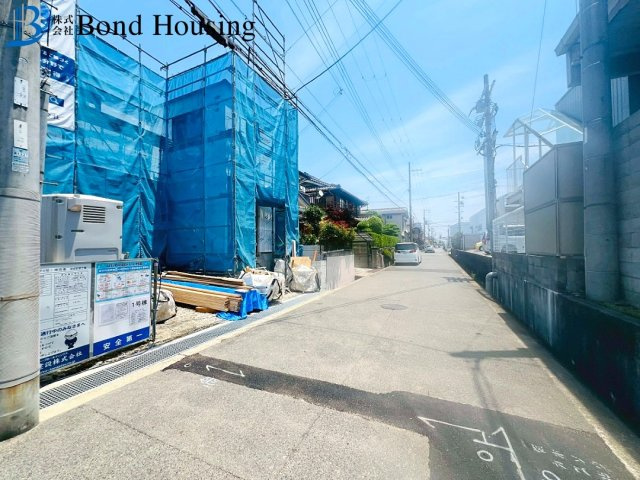 長期優良住宅取得物件　持子1丁目　新築限定1棟の前面道路含む現地写真
