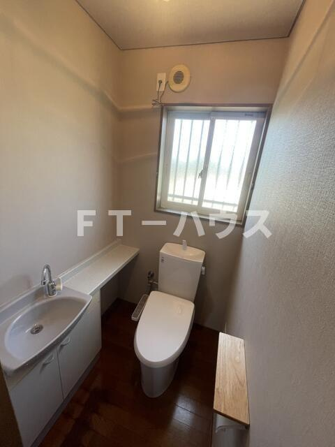 こてはし台戸建のトイレ