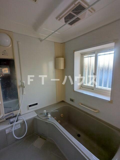 こてはし台戸建の浴室