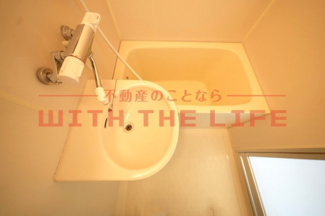 すかる里村【キャッシュバック対象物件】の浴室|コンパクトで使いやすいお風呂です