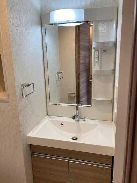 ドムス・スタイル両国の独立洗面台