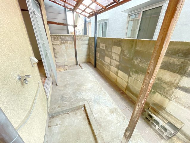 ２０２６年３月リフォーム完了◆地下鉄東西線「小野」駅徒歩９分◆山科区小野荘司町のバルコニー|１階バルコニー