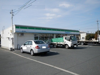 【周辺】 | ラ・ルミエール | ファミリーマート川崎店まで400m