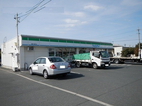【周辺】 | ラ・ルミエール | ファミリーマート川崎店まで400m