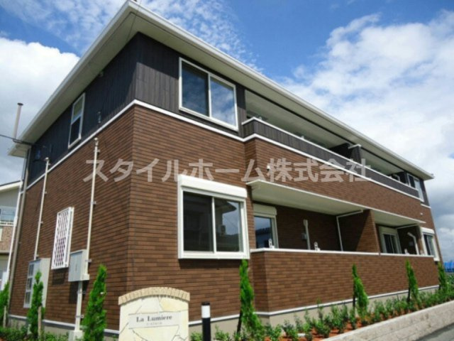 【外観】 | ラ・ルミエール | 物件の外観です