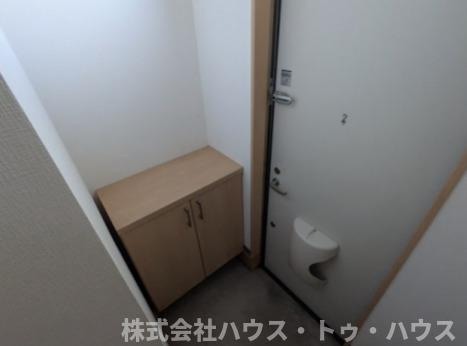 ルミエール南増尾の玄関