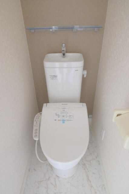 シャワー付きトイレ