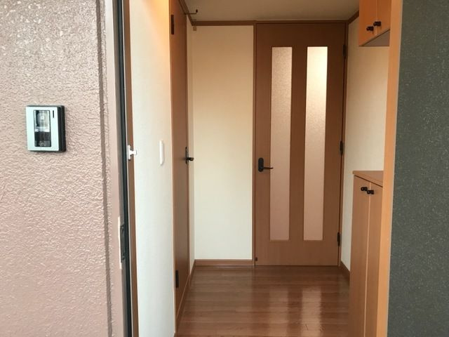 フェアリー芳明の玄関