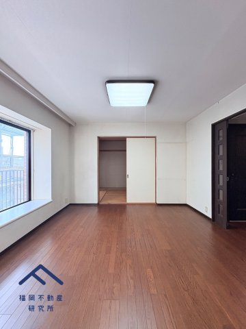 西新パークマンションの居間・リビング