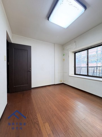 西新パークマンションの洋室