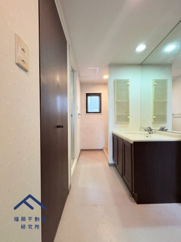 西新パークマンションの独立洗面台