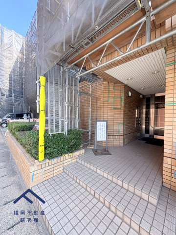 西新パークマンションのエントランス