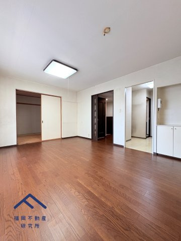 西新パークマンションの居間・リビング