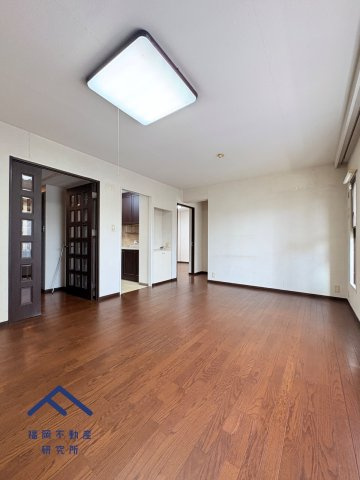 西新パークマンションの居間・リビング