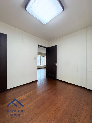 西新パークマンションの洋室