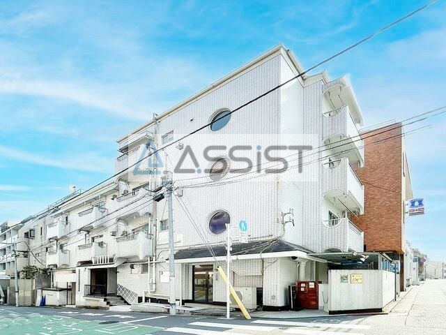 岡本マンションの外観