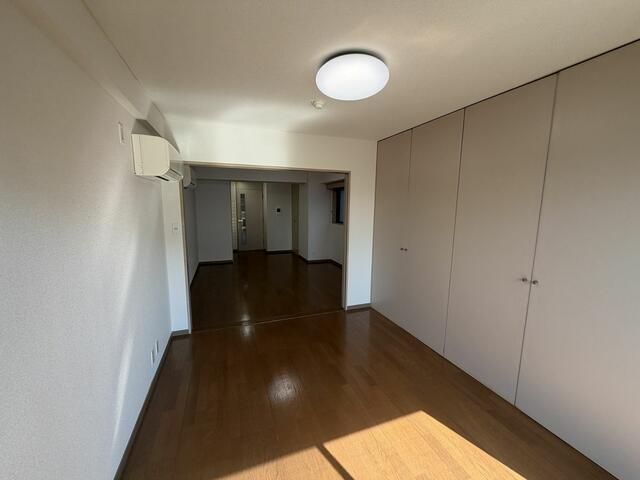 ダイヤビルの居間・リビング