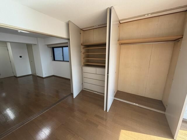 ダイヤビルの内装