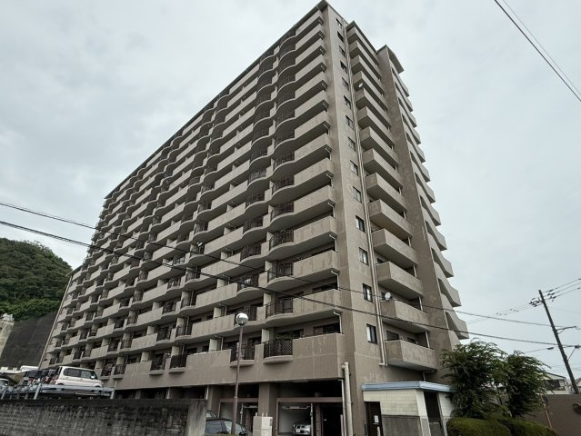 【上層邸宅】高知市稲荷町セルヴィ21知寄町　中古マンションの外観|陽光と開放感を手に入れる。全邸南向きの明るい暮らし
