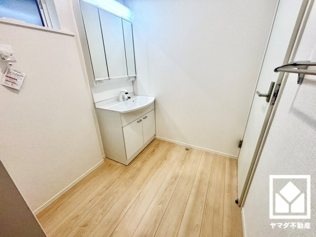 大津市稲葉台　第3　1号棟の洗面所