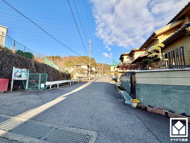 大津市稲葉台　第3　1号棟の前面道路含む現地写真