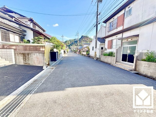 大津市稲葉台　第3　1号棟の前面道路含む現地写真