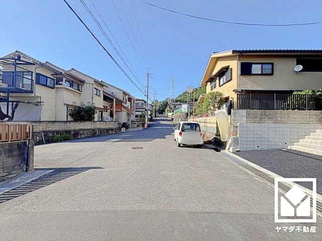 大津市稲葉台　第3　1号棟の前面道路含む現地写真