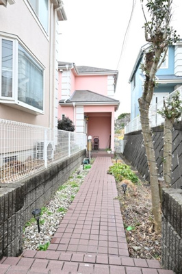 【エントランス】 | 岸根町戸建