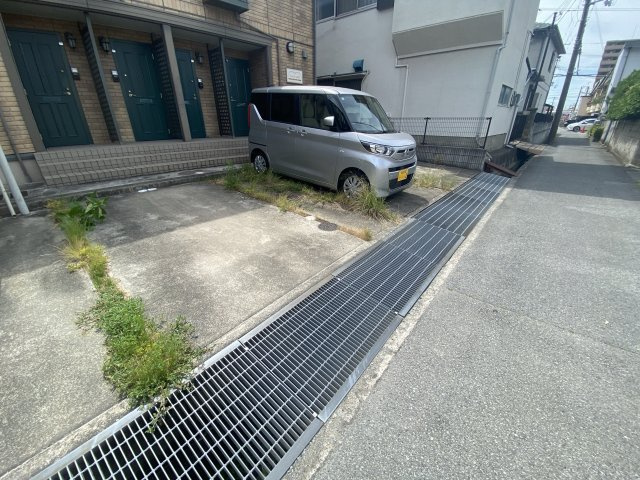 アットホーム和久の駐車場